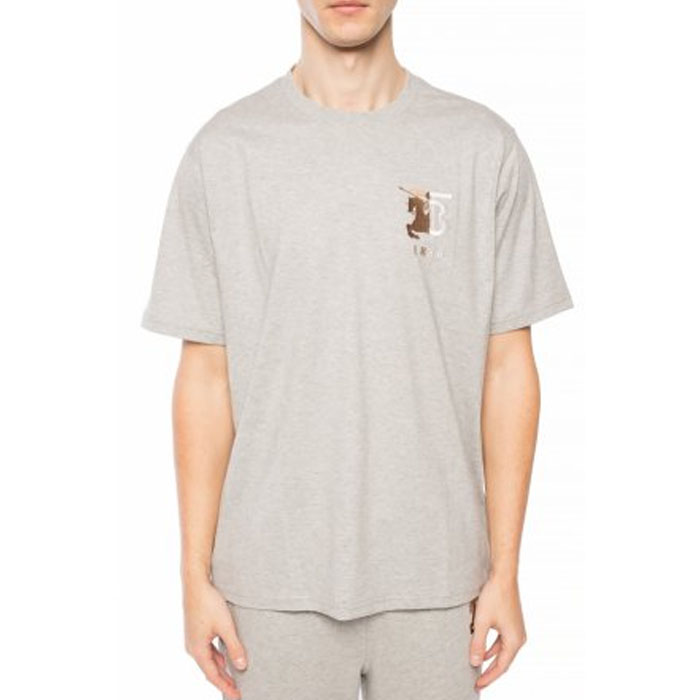 バーバリーBURBERRY  メンズ コントラスト ロゴ グラフィック コットン Tシャツ 8025650 A2142 PALE-GREY-M